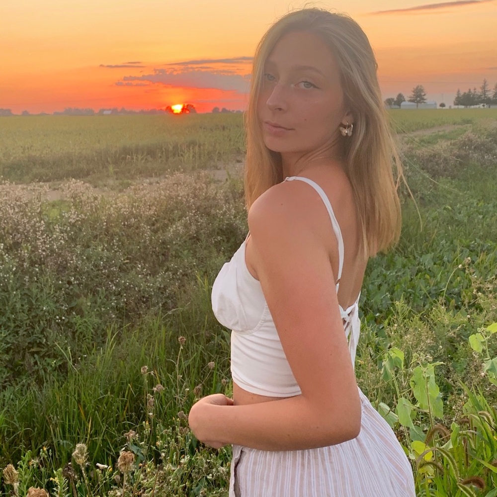 Meet your Posher, Ally